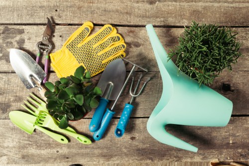 Gardeners Leamouth improving a compact urban garden